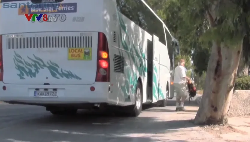Hy Lạp phạt nặng h&agrave;nh vi x&acirc;m phạm đường xe bus - Ảnh 1.
