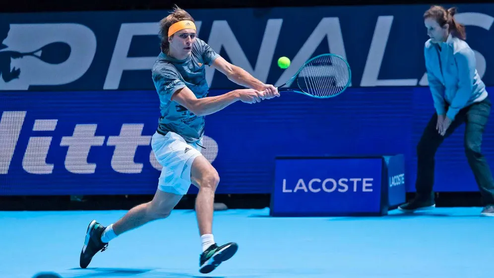 ATP Finals 2019: Đánh bại Daniil Medvedev, Alexander Zverev giành quyền vào bán kết - Ảnh 2. ATP Finals 2019: Đánh bại Daniil Medvedev, Alexander Zverev giành quyền vào bán kết - Ảnh 2.