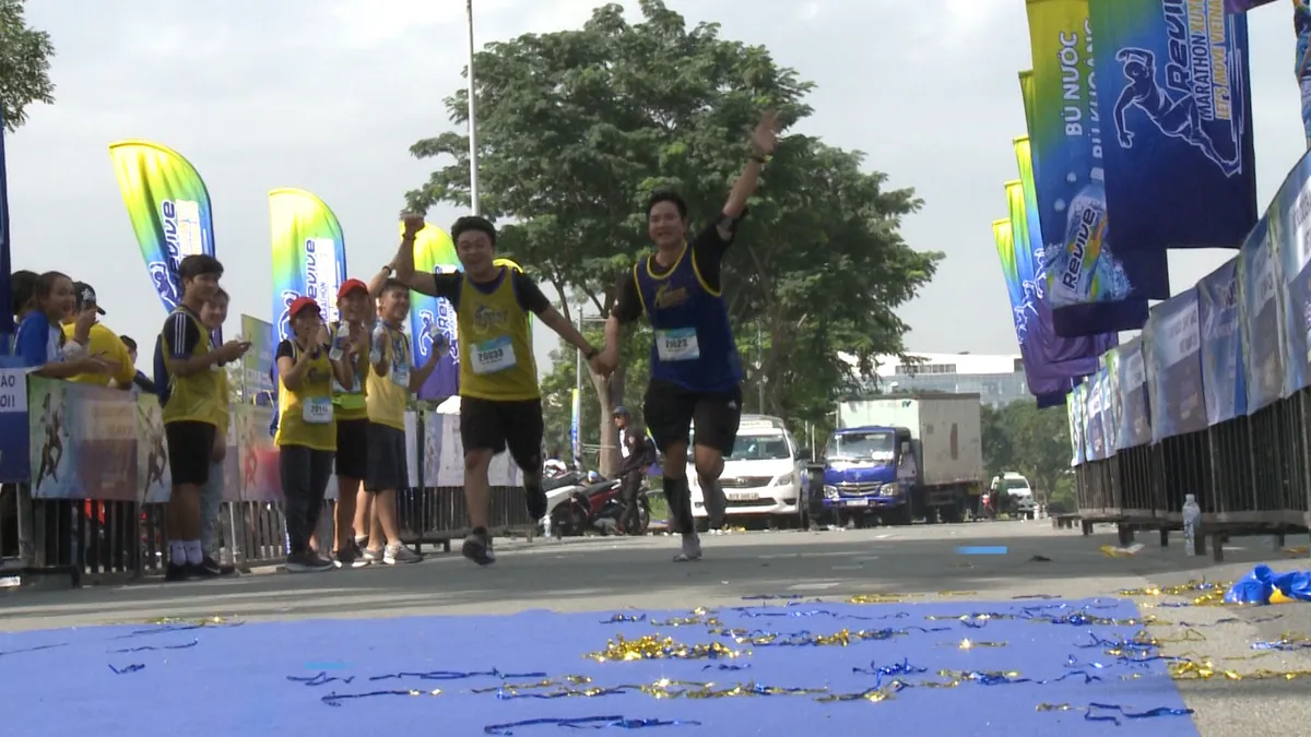 Tập cuối Revive Marathon xuyên Việt: Gặp lại những nhân vật với câu chuyện truyền cảm hứng đặc biệt - Ảnh 3. Tập cuối Revive Marathon xuyên Việt: Gặp lại những nhân vật với câu chuyện truyền cảm hứng đặc biệt - Ảnh 3.