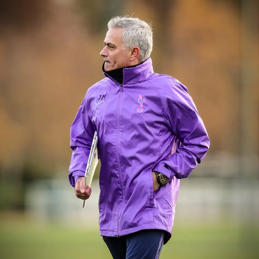 Mourinho nhận trái đắng ngay sau khi trở thành HLV Tottenham - Ảnh 1. Mourinho nhận trái đắng ngay sau khi trở thành HLV Tottenham - Ảnh 1.