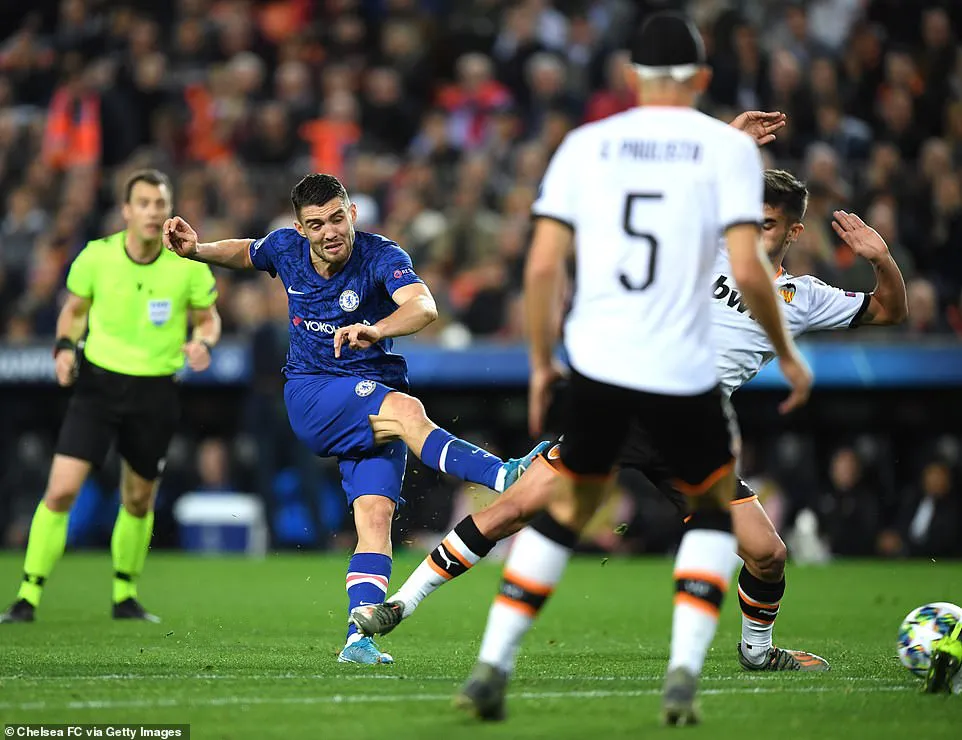 Valencia 2-2 Chelsea: Đ&ocirc;i c&ocirc;ng m&atilde;n nh&atilde;n! - Ảnh 1.