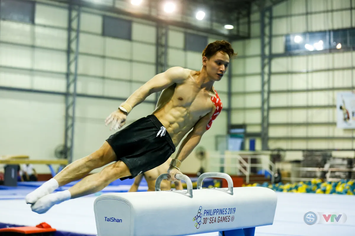 SEA Games 30: Dàn hot boy Thể dục dụng cụ Việt Nam tích cực luyện tập tại Manila để tranh HCV - Ảnh 7. SEA Games 30: Dàn hot boy Thể dục dụng cụ Việt Nam tích cực luyện tập tại Manila để tranh HCV - Ảnh 7.