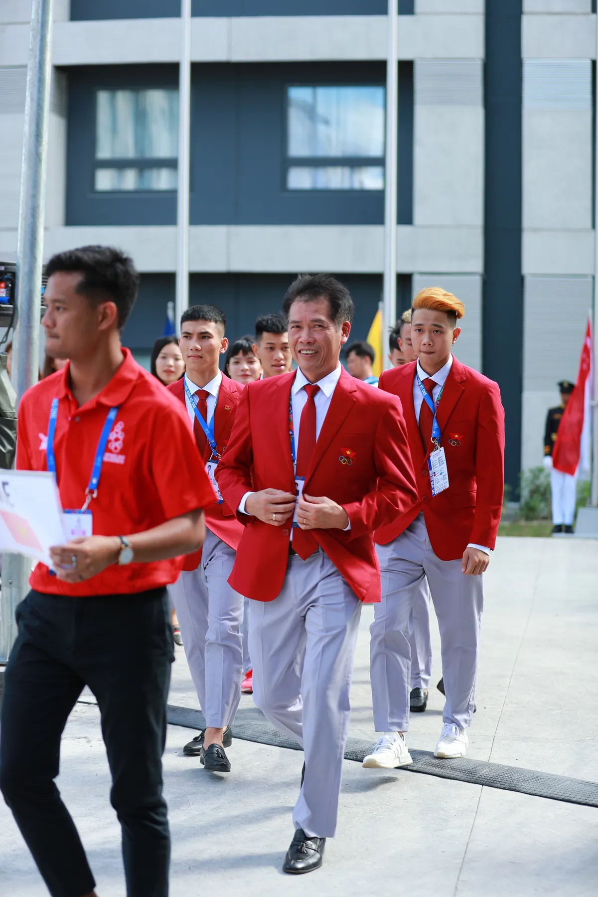 Quốc kỳ Việt Nam tung bay tại SEA Games 30 - Philippines 2019 - Ảnh 3. Quốc kỳ Việt Nam tung bay tại SEA Games 30 - Philippines 2019 - Ảnh 3.