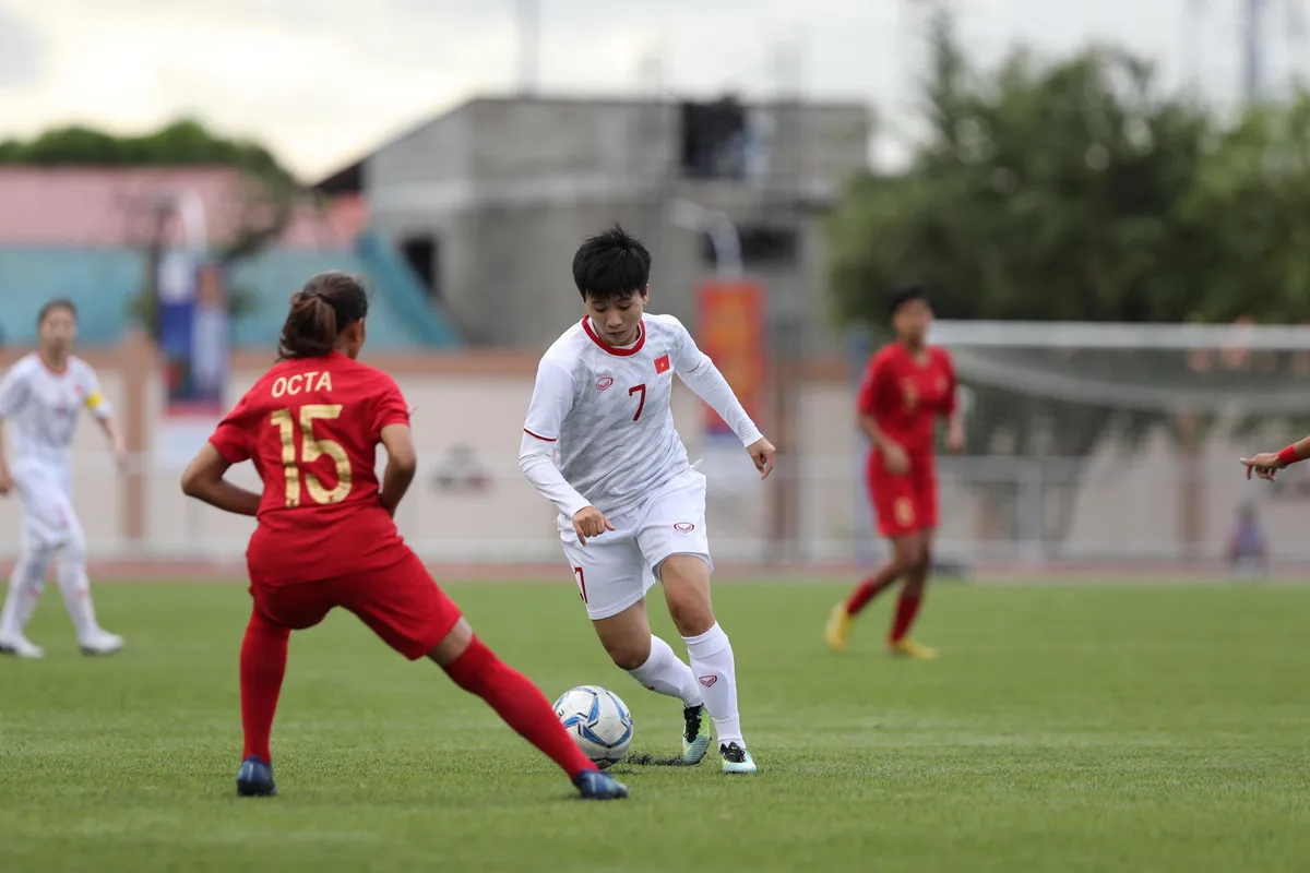 SEA Games 30: Thắng đậm Indonesia, tuyển nữ Việt Nam vào bán kết - Ảnh 2.