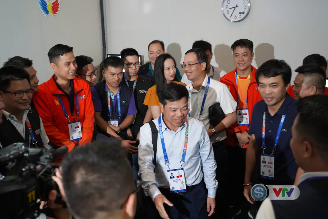 Phó Tổng giám đốc Đài Truyền hình Việt Nam Đinh Đắc Vĩnh đến IBC động viên đoàn công tác của VTV tại SEA Games 30 - Ảnh 2. Phó Tổng giám đốc Đài Truyền hình Việt Nam Đinh Đắc Vĩnh đến IBC động viên đoàn công tác của VTV tại SEA Games 30 - Ảnh 2.