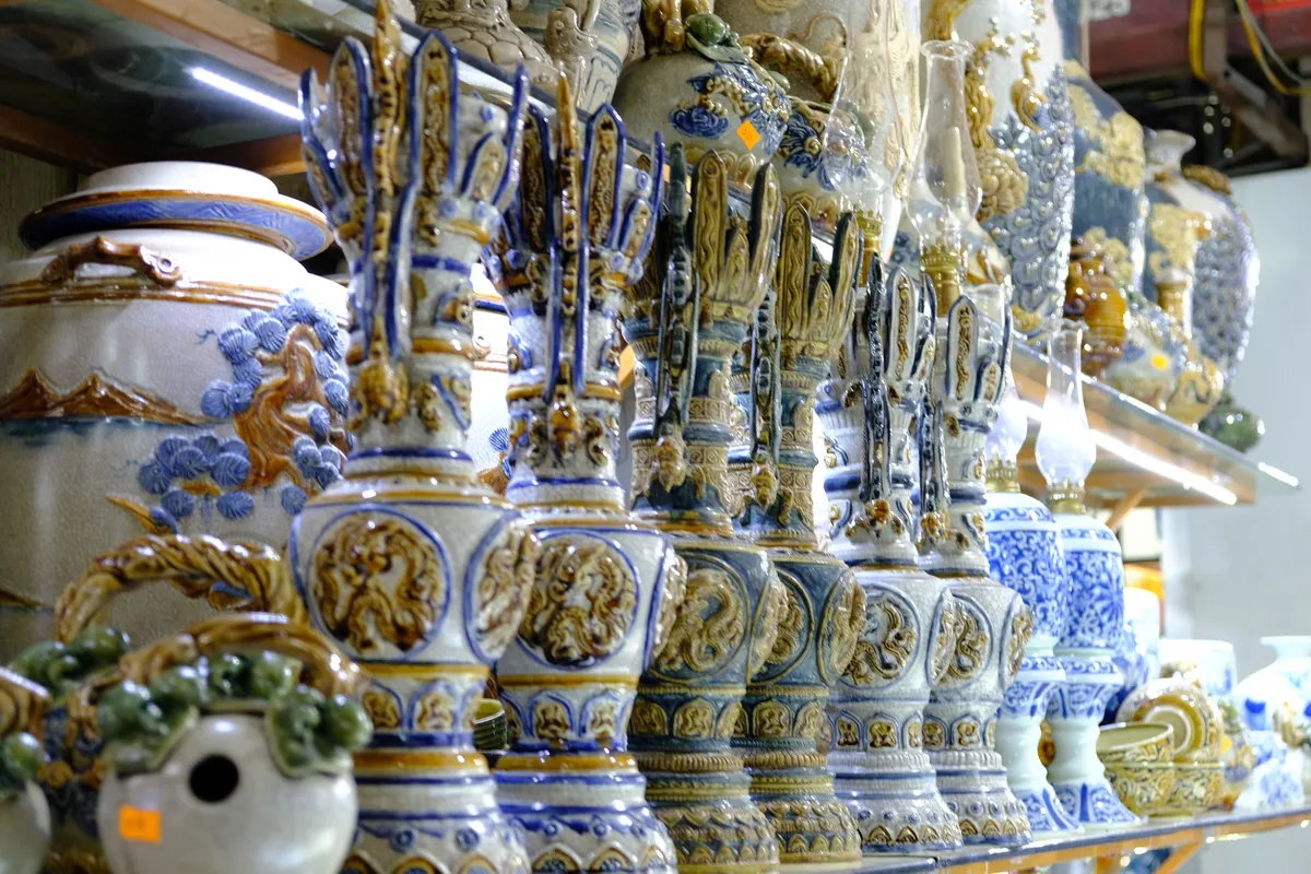 Về thăm Chợ Gốm Bát Tràng - Ảnh 9. Về thăm Chợ Gốm Bát Tràng - Ảnh 9.