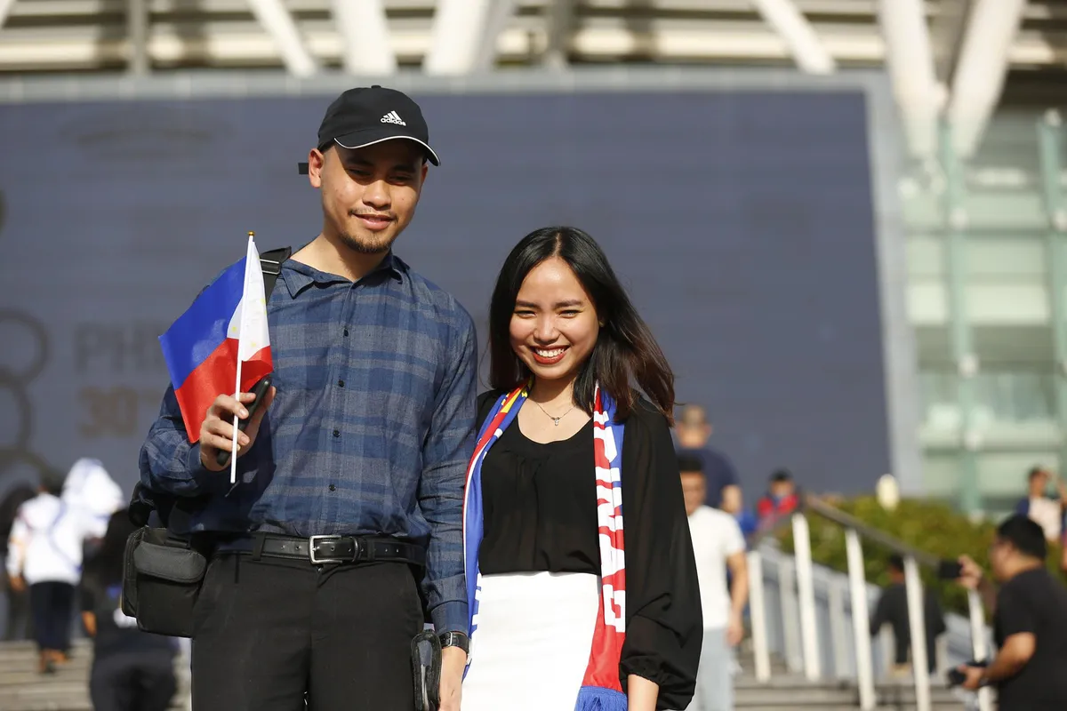 ẢNH: Những bóng hồng nô nức tới tham dự lễ khai mạc SEA Games 30 - Ảnh 5. ẢNH: Những bóng hồng nô nức tới tham dự lễ khai mạc SEA Games 30 - Ảnh 5.