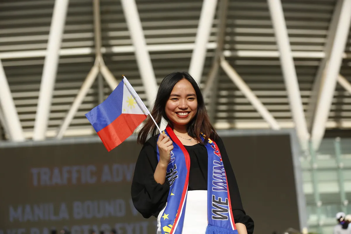 ẢNH: Những bóng hồng nô nức tới tham dự lễ khai mạc SEA Games 30 - Ảnh 1. ẢNH: Những bóng hồng nô nức tới tham dự lễ khai mạc SEA Games 30 - Ảnh 1.