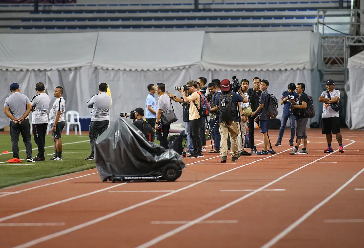SEA Games 30: U22 Indonesia rèn quân, cấm tiệt phóng viên Việt Nam - Ảnh 8.