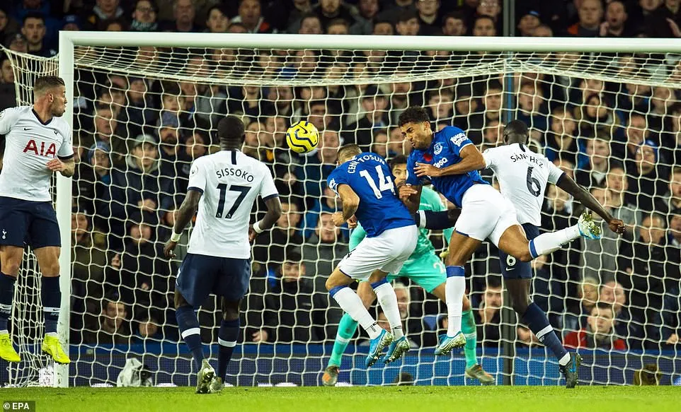 Everton 1-1 Tottenham: Son Heung Min nhận thẻ đỏ, Tottenham mất điểm phút bù giờ - Ảnh 3. Everton 1-1 Tottenham: Son Heung Min nhận thẻ đỏ, Tottenham mất điểm phút bù giờ - Ảnh 3.