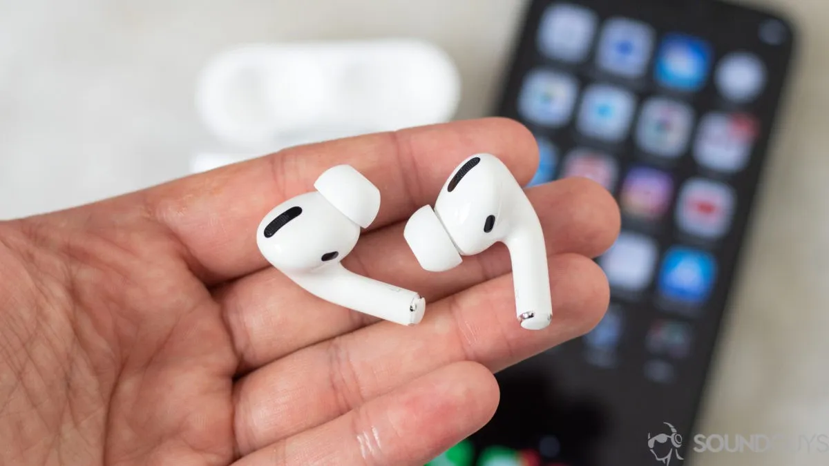 Sửa chữa và thay thế đắt đỏ, sử dụng AirPods Pro giống như một canh bạc - Ảnh 1.