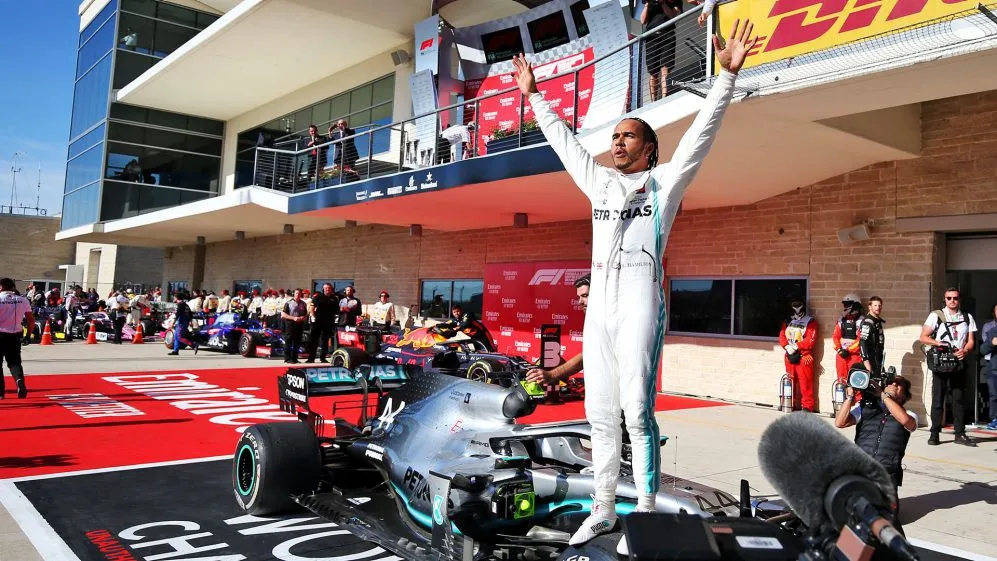 Về nhì tại GP Mỹ, Lewis Hamilton lần thứ 6 vô địch F1 - Ảnh 2. Về nhì tại GP Mỹ, Lewis Hamilton lần thứ 6 vô địch F1 - Ảnh 2.
