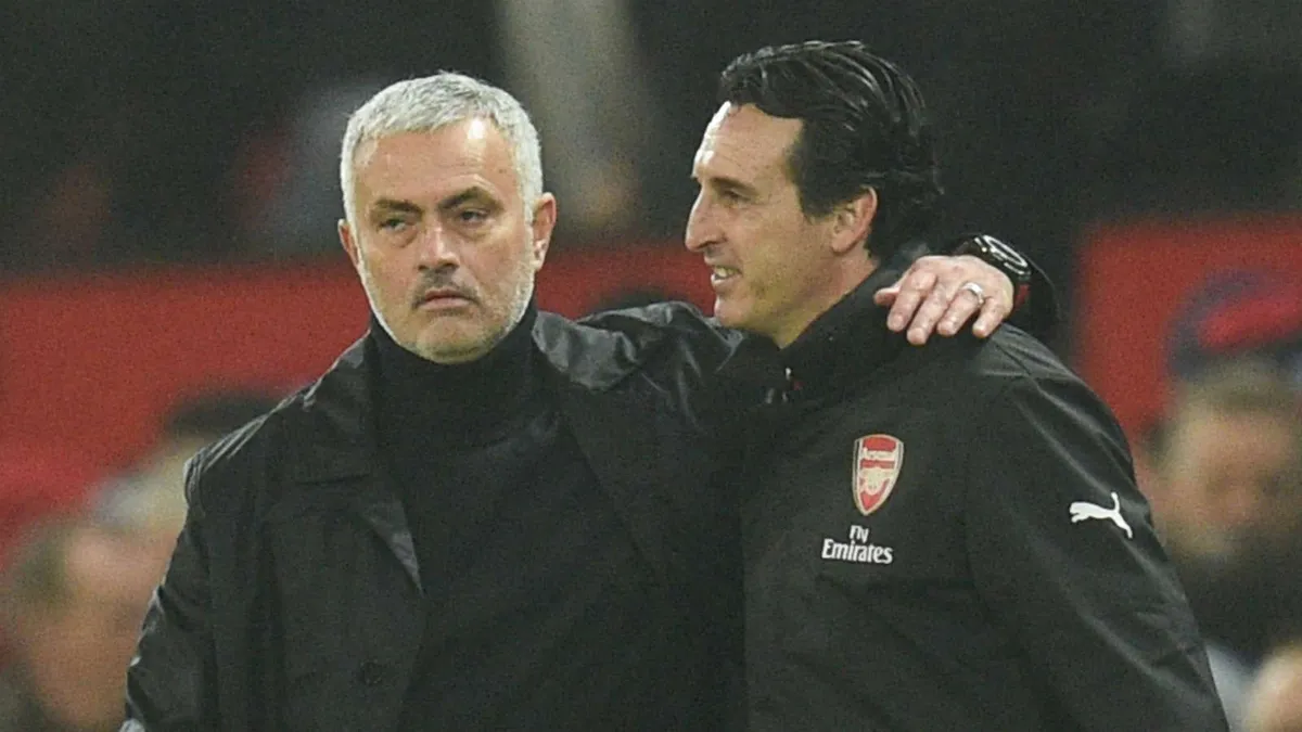 HLV Mourinho muốn dẫn dắt đại kình địch của cả Man Utd và Chelsea - Ảnh 1. HLV Mourinho muốn dẫn dắt đại kình địch của cả Man Utd và Chelsea - Ảnh 1.