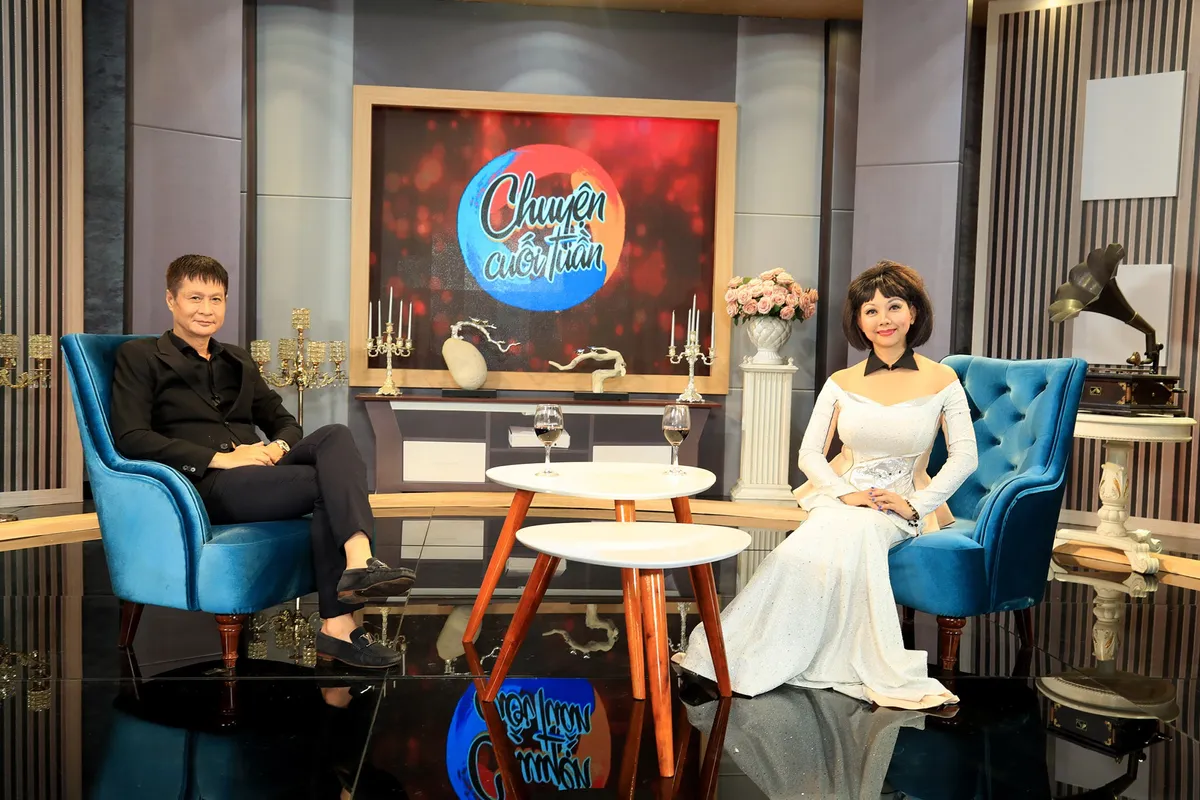 NTK Quỳnh Paris: “Đạo nhái thời trang ở Việt Nam không chỉ trầm trọng mà còn tự nhiên và thoải mái” - Ảnh 1.