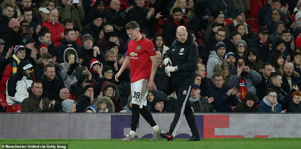 Man Utd 3-0 Partizan: Tam tấu lập công, chiến thắng ấn tượng! - Ảnh 2. Man Utd 3-0 Partizan: Tam tấu lập công, chiến thắng ấn tượng! - Ảnh 2.
