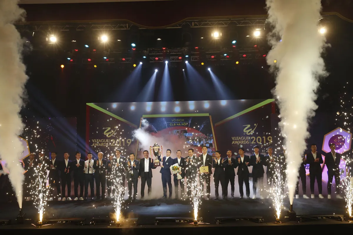 Bình luận thể thao ngày 8/11/2019: HLV Park Hang Seo gia hạn hợp đồng cùng bóng đá Việt Nam - Ảnh 3. Bình luận thể thao ngày 8/11/2019: HLV Park Hang Seo gia hạn hợp đồng cùng bóng đá Việt Nam - Ảnh 3.