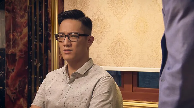 Sinh tử - Tập 5: Ho&agrave;ng sốt ruột t&igrave;m gặp con trai Chủ tịch tỉnh gi&uacute;p chạy tội, biếu qu&agrave; qu&ecirc; k&egrave;m đ&ocirc;la - Ảnh 3.