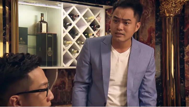 Sinh tử - Tập 5: Ho&agrave;ng sốt ruột t&igrave;m gặp con trai Chủ tịch tỉnh gi&uacute;p chạy tội, biếu qu&agrave; qu&ecirc; k&egrave;m đ&ocirc;la - Ảnh 4.