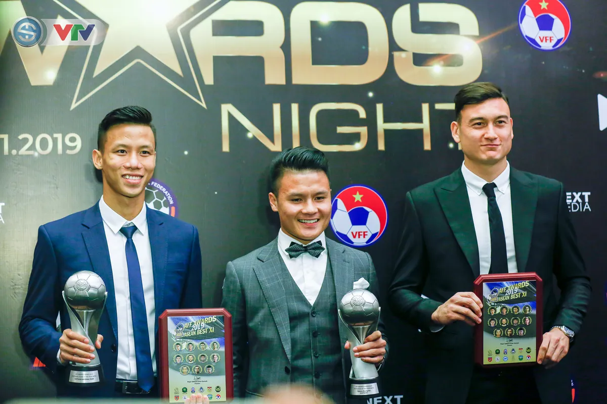 ẢNH: Các danh hiệu ấn tượng tại lễ trao giải AFF Award 2019 - Ảnh 15. ẢNH: Các danh hiệu ấn tượng tại lễ trao giải AFF Award 2019 - Ảnh 15.