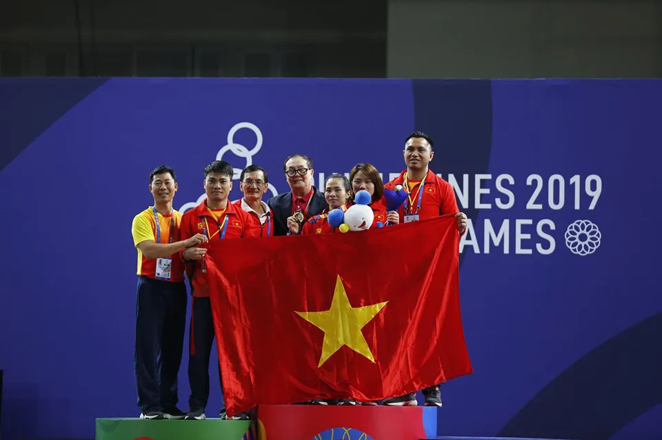 Vương Thị Huyền giành HCV đầu tiên cho cử tạ Việt Nam tại SEA Games 30 - Ảnh 5. Vương Thị Huyền giành HCV đầu tiên cho cử tạ Việt Nam tại SEA Games 30 - Ảnh 5.