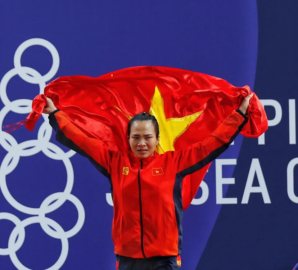Vương Thị Huyền giành HCV đầu tiên cho cử tạ Việt Nam tại SEA Games 30 - Ảnh 3. Vương Thị Huyền giành HCV đầu tiên cho cử tạ Việt Nam tại SEA Games 30 - Ảnh 3.