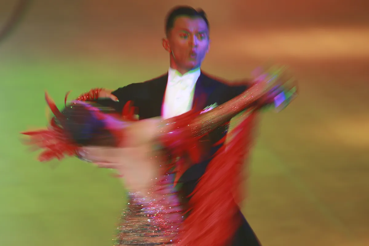 Hút mắt với những bộ cánh sặc sỡ của VĐV Dance Sport tại SEA Games 30 - Ảnh 6. Hút mắt với những bộ cánh sặc sỡ của VĐV Dance Sport tại SEA Games 30 - Ảnh 6.