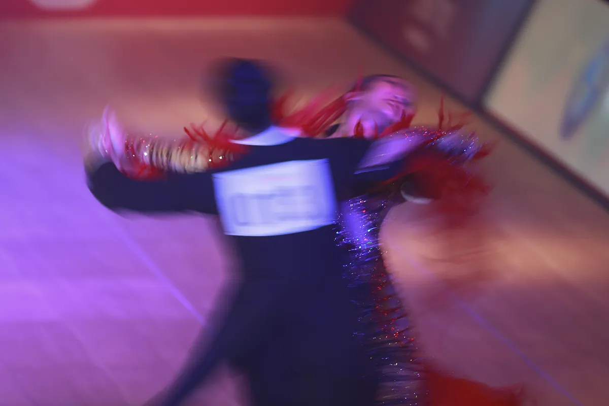 Hút mắt với những bộ cánh sặc sỡ của VĐV Dance Sport tại SEA Games 30 - Ảnh 5. Hút mắt với những bộ cánh sặc sỡ của VĐV Dance Sport tại SEA Games 30 - Ảnh 5.