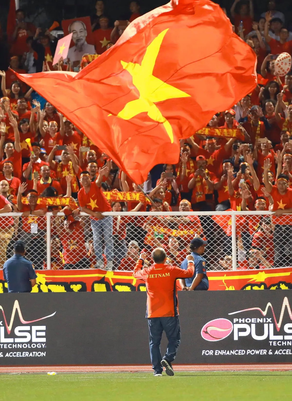 Những hình ảnh không thể nào quên trong lần đầu tiên bóng đá nam Việt Nam lên đỉnh SEA Games - Ảnh 10. Những hình ảnh không thể nào quên trong lần đầu tiên bóng đá nam Việt Nam lên đỉnh SEA Games - Ảnh 10.