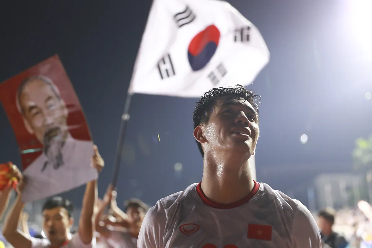 Những hình ảnh không thể nào quên trong lần đầu tiên bóng đá nam Việt Nam lên đỉnh SEA Games - Ảnh 7. Những hình ảnh không thể nào quên trong lần đầu tiên bóng đá nam Việt Nam lên đỉnh SEA Games - Ảnh 7.