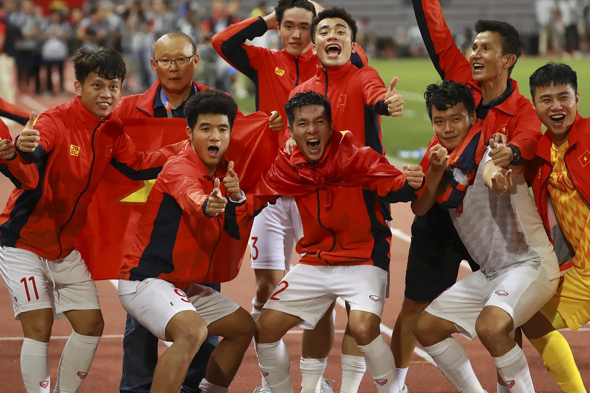 Những hình ảnh không thể nào quên trong lần đầu tiên bóng đá nam Việt Nam lên đỉnh SEA Games - Ảnh 9. Những hình ảnh không thể nào quên trong lần đầu tiên bóng đá nam Việt Nam lên đỉnh SEA Games - Ảnh 9.