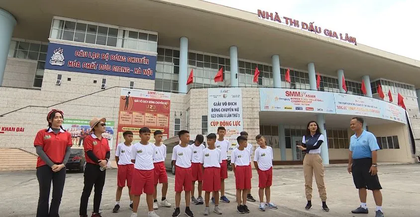 Cầu thủ nhí 2019 được gặp huấn luyện viên từng chỉ dạy cho Quang Hải - Ảnh 3. Cầu thủ nhí 2019 được gặp huấn luyện viên từng chỉ dạy cho Quang Hải - Ảnh 3.