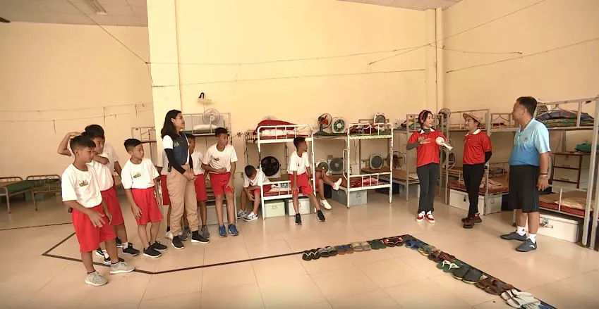 Cầu thủ nhí 2019 được gặp huấn luyện viên từng chỉ dạy cho Quang Hải - Ảnh 2. Cầu thủ nhí 2019 được gặp huấn luyện viên từng chỉ dạy cho Quang Hải - Ảnh 2.