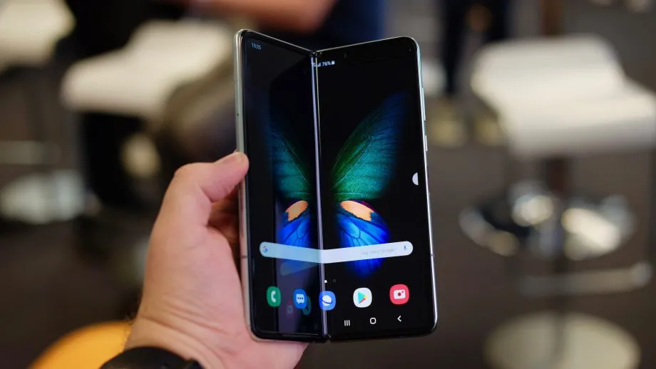 Sếp lớn lỡ miệng, Samsung hớ nặng với Galaxy Fold - Ảnh 1.