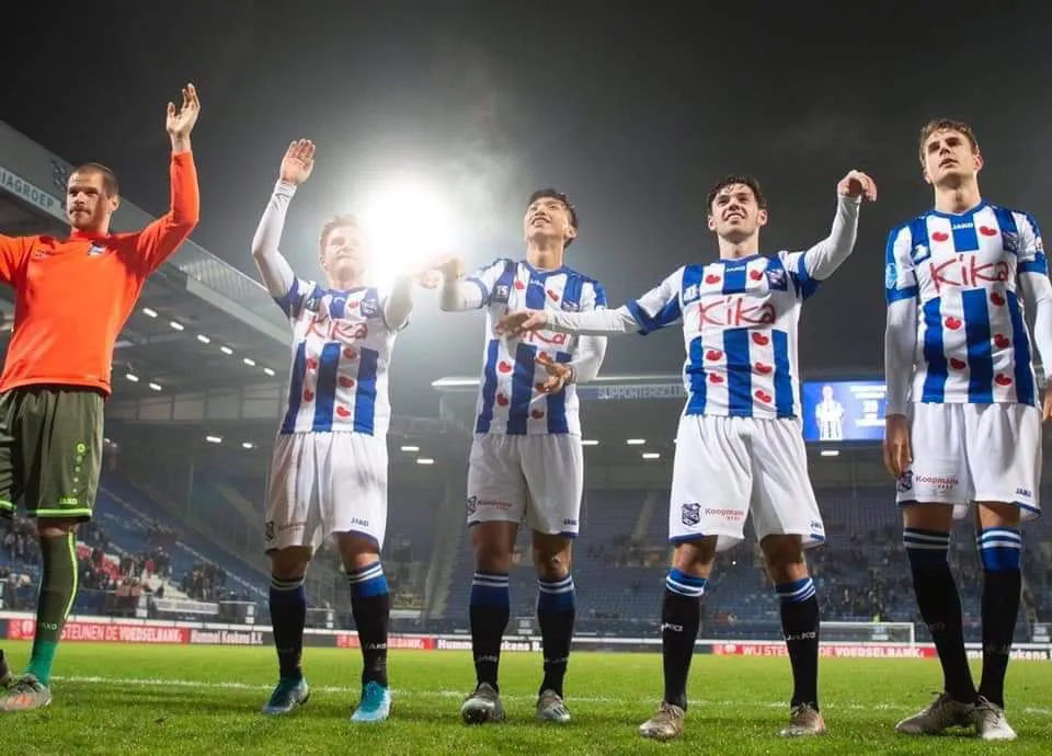 Văn Hậu lần đầu được ra sân trong màu áo Heerenveen ở cúp Quốc gia Hà Lan - Ảnh 7.