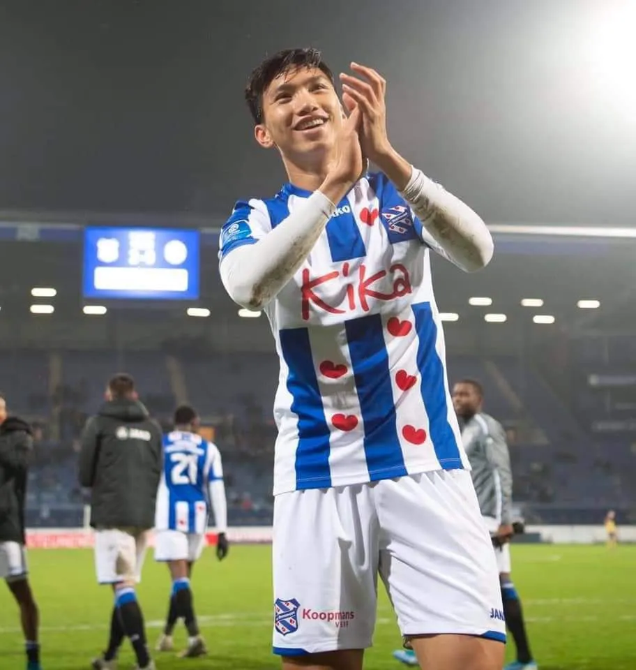 Văn Hậu lần đầu được ra sân trong màu áo Heerenveen ở cúp Quốc gia Hà Lan - Ảnh 6.