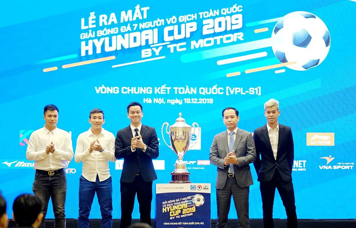 Lần đầu tiên tổ chức ngày hội bóng đá 7 người lớn nhất cả nước - Ảnh 1.