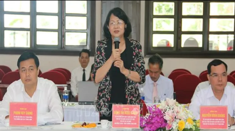 Biểu dương hoạt động thi đua khen thưởng của Tổng Công ty Cao su Đồng Nai - Ảnh 1. Biểu dương hoạt động thi đua khen thưởng của Tổng Công ty Cao su Đồng Nai - Ảnh 1.