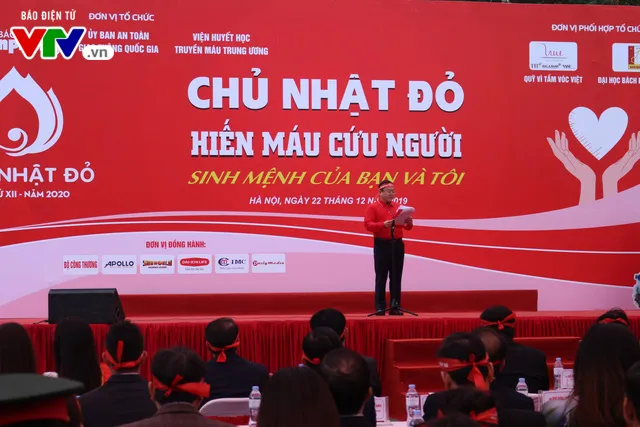 Mặc trời mưa rét, Chủ nhật Đỏ ấm nóng những giọt máu cứu người - Ảnh 1. Mặc trời mưa rét, Chủ nhật Đỏ ấm nóng những giọt máu cứu người - Ảnh 1.
