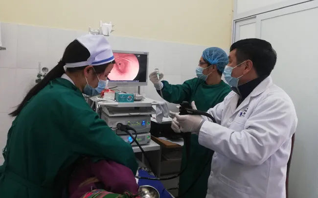 Chuyển giao kỹ thuật chạy thận nhân tạo cho bệnh viện huyện ở Lào Cai - Ảnh 1. Chuyển giao kỹ thuật chạy thận nhân tạo cho bệnh viện huyện ở Lào Cai - Ảnh 1.