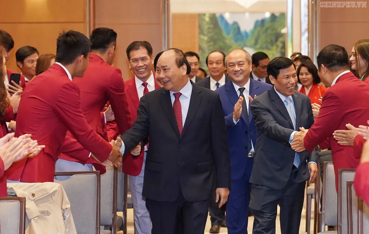 Thủ tướng gặp mặt, vinh danh VĐV, HLV đạt thành tích cao tại SEA Games 30 - Ảnh 1.