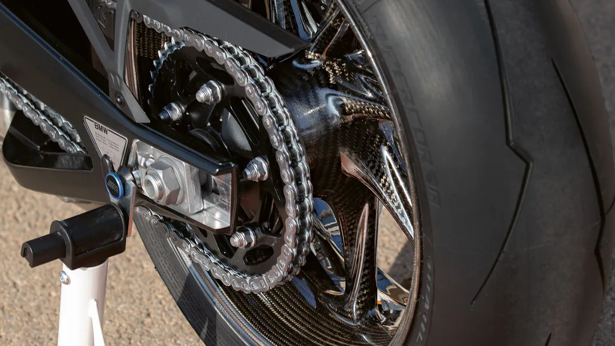 Chi tiết m&ocirc; t&ocirc; BMW S 1000 RR ho&agrave;n to&agrave;n mới vừa ra mắt - Ảnh 7.