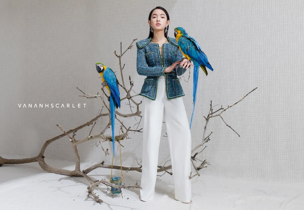 VanAnhScarlet La Gr&acirc;ce: BST to&aacute;t l&ecirc;n cốt c&aacute;ch phụ nữ hiện đại - Ảnh 1.