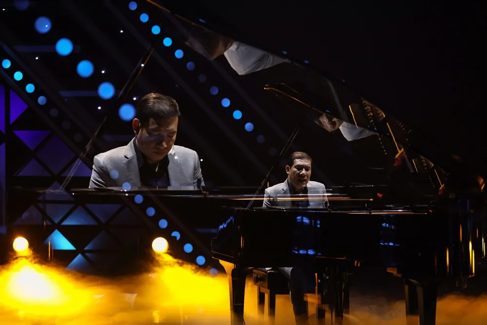 “Táo kinh tế” Quang Thắng tự đệm piano khoe giọng hát ngọt ngào - Ảnh 4.