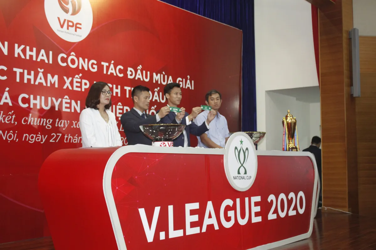 VPF xếp lịch V.League 2020 tùy theo kết quả U23 Việt Nam đá U23 châu Á 2020 - Ảnh 1. VPF xếp lịch V.League 2020 tùy theo kết quả U23 Việt Nam đá U23 châu Á 2020 - Ảnh 1.