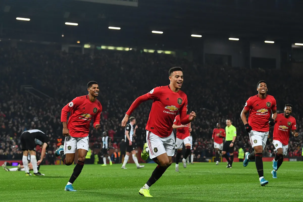 Lịch trực tiếp bóng đá Ngoại hạng Anh vòng 20: Arsenal đại chiến Chelsea, Man Utd làm khách của Burnley - Ảnh 1. Lịch trực tiếp bóng đá Ngoại hạng Anh vòng 20: Arsenal đại chiến Chelsea, Man Utd làm khách của Burnley - Ảnh 1.