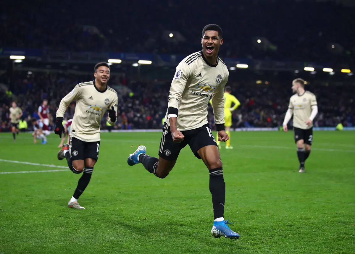 Burnley 0-2 Manchester United: Chiến thắng quan trọng (Vòng 20 Ngoại hạng Anh) - Ảnh 3. Burnley 0-2 Manchester United: Chiến thắng quan trọng (Vòng 20 Ngoại hạng Anh) - Ảnh 3.