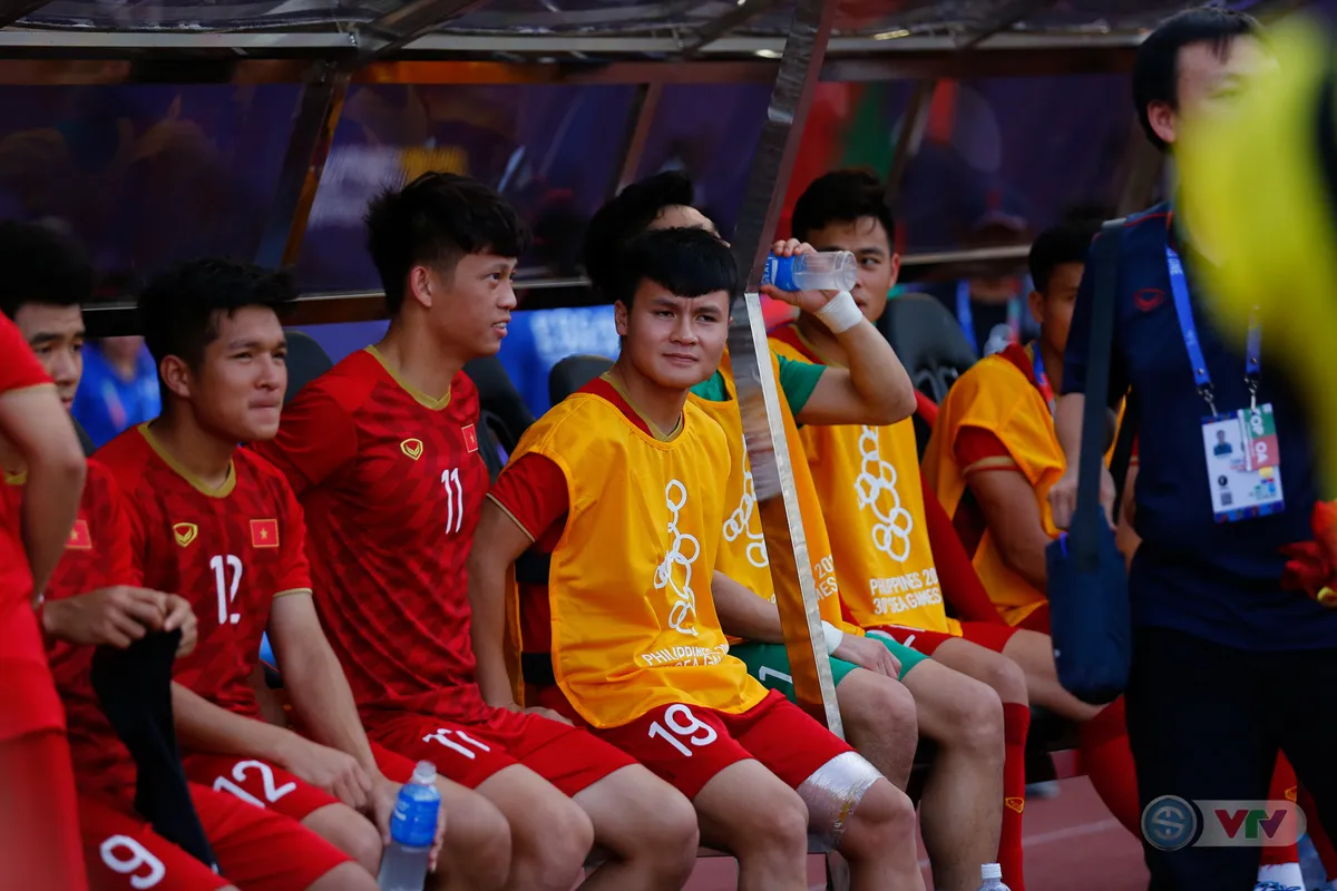 ẢNH: U22 Việt Nam loại U22 Thái Lan, thẳng tiến vào bán kết SEA Games 30 - Ảnh 1.