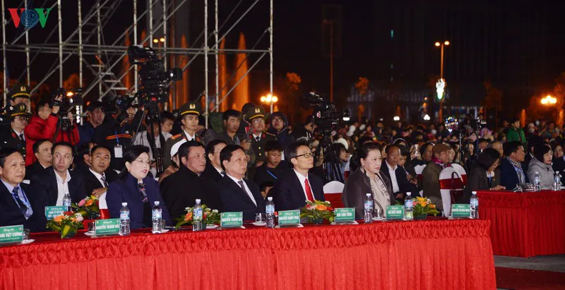 Khai mạc Tuần Văn hóa, Du lịch tỉnh Hòa Bình - Ảnh 1. Khai mạc Tuần Văn hóa, Du lịch tỉnh Hòa Bình - Ảnh 1.