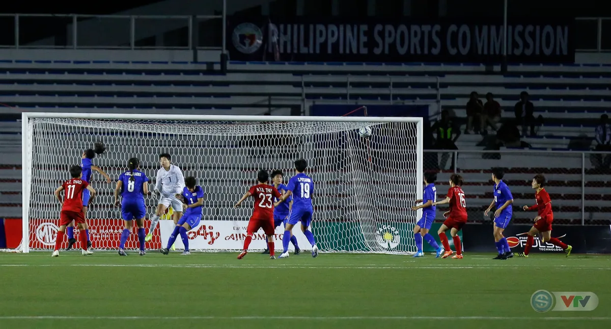 ẢNH: ĐT nữ Việt Nam thắng kịch tính trước Thái Lan, giành HCV bóng đá nữ SEA Games 30 - Ảnh 15. ẢNH: ĐT nữ Việt Nam thắng kịch tính trước Thái Lan, giành HCV bóng đá nữ SEA Games 30 - Ảnh 15.