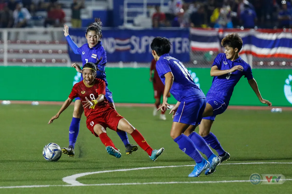 ẢNH: ĐT nữ Việt Nam thắng kịch tính trước Thái Lan, giành HCV bóng đá nữ SEA Games 30 - Ảnh 6. ẢNH: ĐT nữ Việt Nam thắng kịch tính trước Thái Lan, giành HCV bóng đá nữ SEA Games 30 - Ảnh 6.